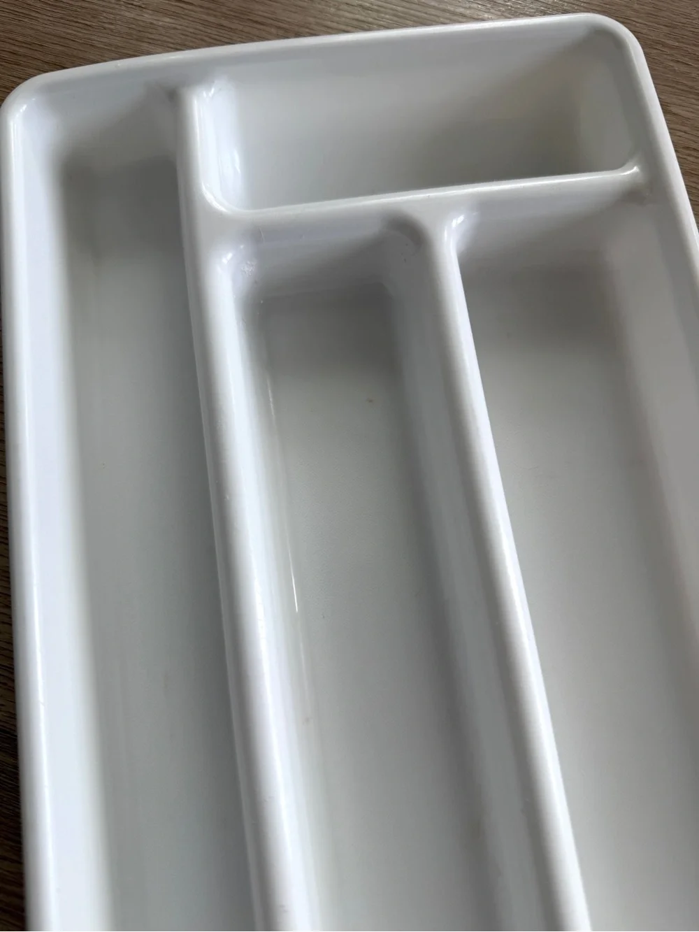 Rubbermaid Vintage White Utensil Silverware Drawer Tray #0522 2, 4 Slotted